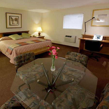 Americas Best Value Inn - Edna Room photo