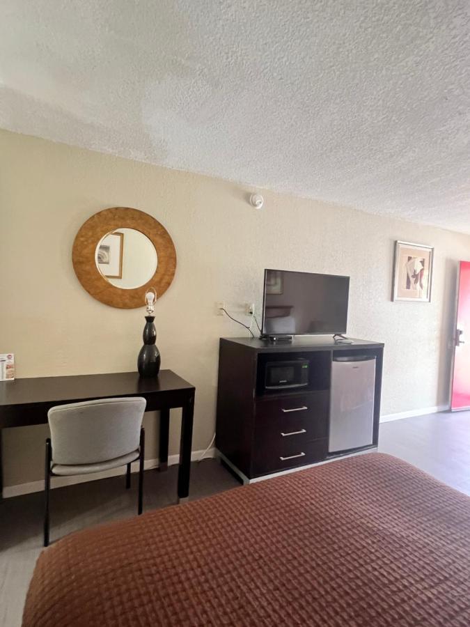 Americas Best Value Inn - Edna Exterior photo